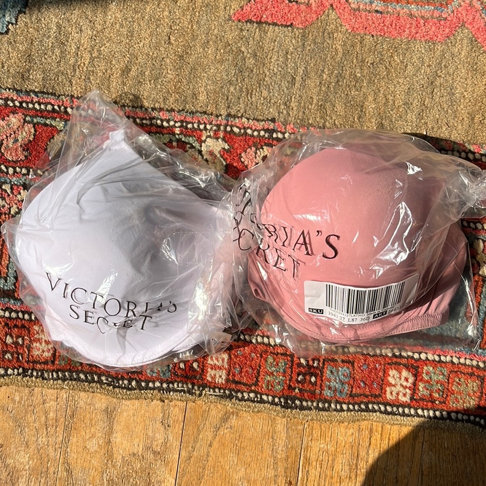 Victoria’s Secret bras 36d